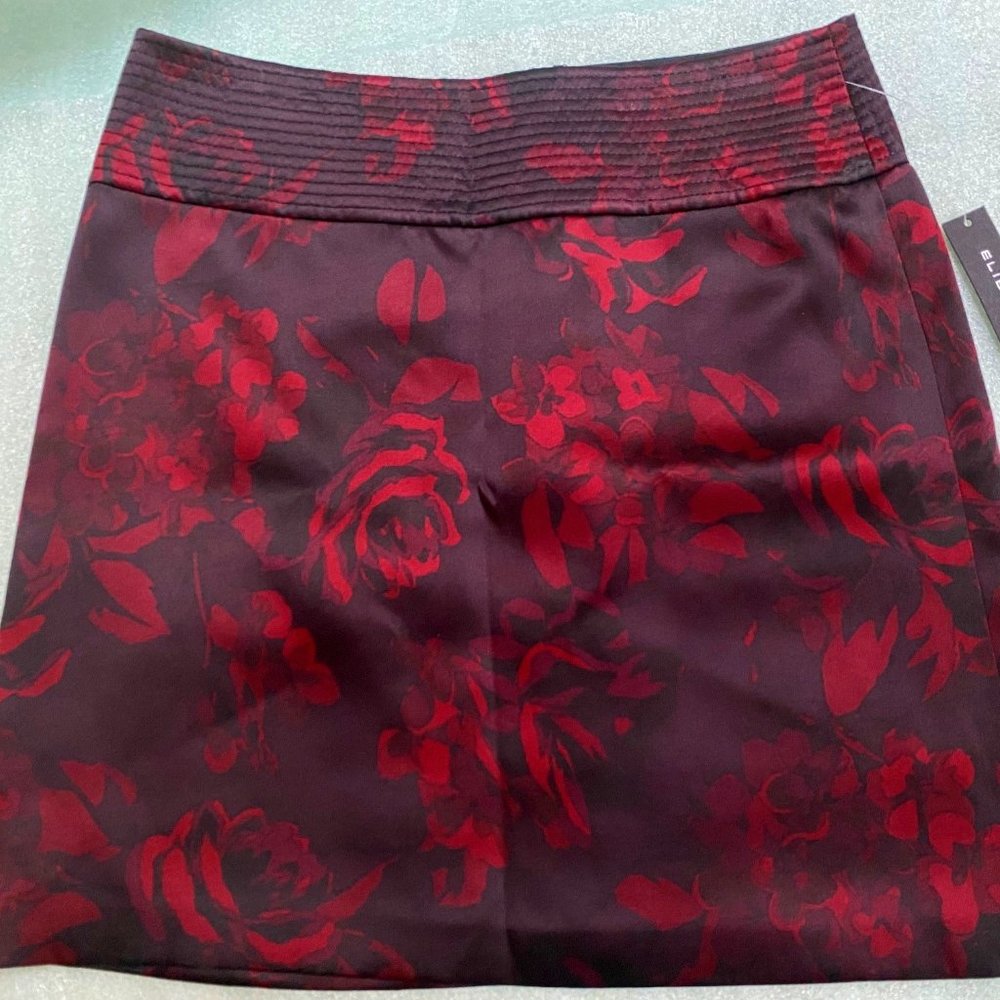 Elite Tahari Black and Red Floral Skirt 8P